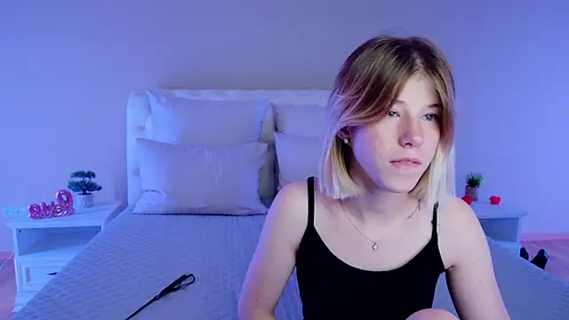 Private Show - video by Bella_amory cam model