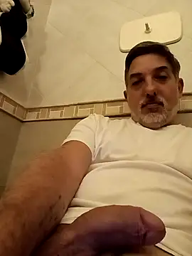 My fans drain me a lot in bathroom - video by Sexyguycumming cam model