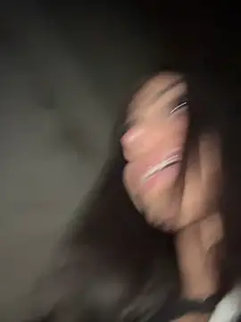 Show en un parqueadero público🤫 – video od webkamerové modelky Laura-Khalifa