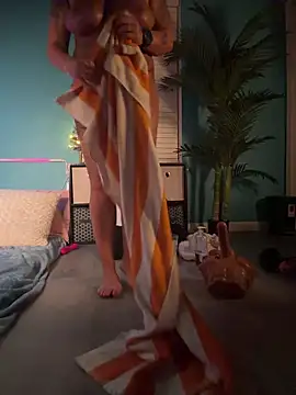 POV squirt across room－カメラキャストのbossyroxy84の動画