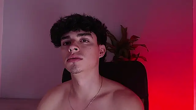 How hot and rich was 💦🔥 - video by DrakeCollinss cam model