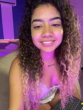 Sexy on my room! - video by Lizztaylor_ cam model