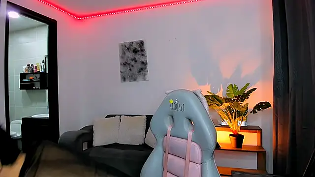 [2 Aug 21:35] Private Show - nilam_valker adlı kamera modelinin videosu