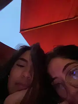 🙈KISS IN BAR AND PUSSY WEET 💦💦 - 視頻由 Alice_surprise 主播提供