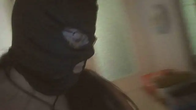 Piedi, sandali e crema... - clip cu CasalingaArrapata model videochat