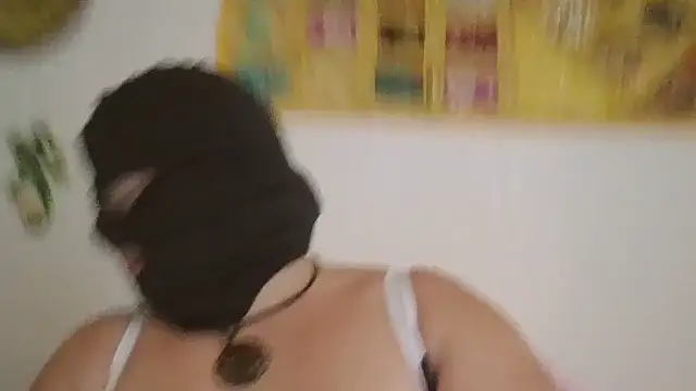 Ditalino+orgasmo+chiacchierata - video by CasalingaArrapata cam model