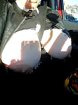 Gioco con le tette e faccio vedere il culo - clip cu CasalingaArrapata model videochat