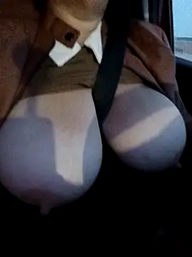 Faccio vedere la figa - video by CasalingaArrapata cam model