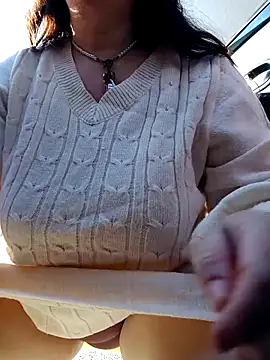 Faccio la plin plin e poi mi infilo il cambio nella figa - clip cu CasalingaArrapata model videochat