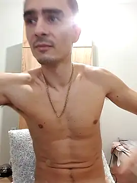 Jerk and show feet - vidéo du modèle de showcams GoodGG