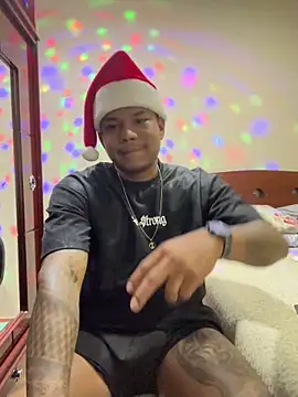 Playing With Wy Domi 2🥵🥵 - video by Saipuer31 cam model