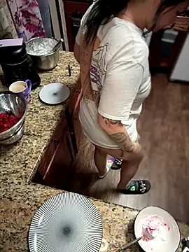 The Nakey Chef @ Happy Raspberry Day - video di NaughtyLittleVeteran