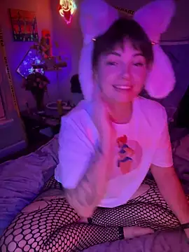 Nerdy Milf in Furry Cosplay, Fish Nets Foot woship and Toe Sucking  orgasm more... - NaughtyFknVeteran 캠 모델의 동영상