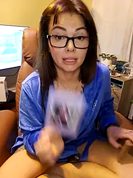 [27 Oct 04:47] Public Show - NaughtyFknVeteran 캠 모델의 동영상