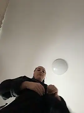 Play pussy and hot shower 🚿❤️ - סרטון של Lucy_doll22, דוגמן/ית מצלמה