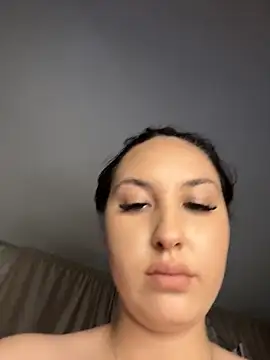 Finger 😸 - video by Lucy_doll22 cam model