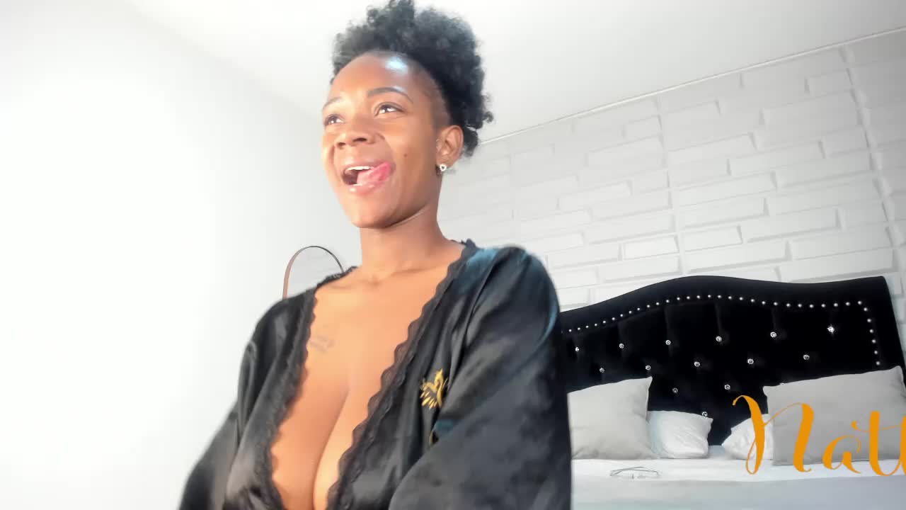 Happy Girl - video by Nattasha_ cam model