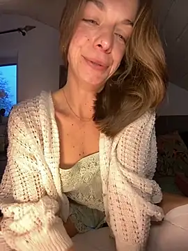 Come & Cuddle Private Show - video by Vanillezucker cam model