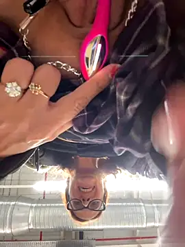 Pussy close up labia spread - vidéo du modèle de showcams NataKitten