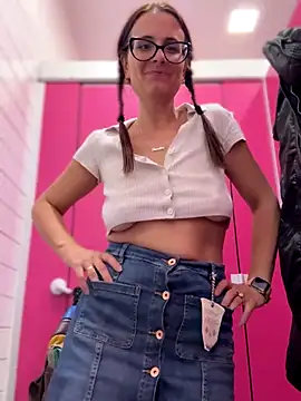 Bouncy titties to the end of Jingle Bells 🔔 - vidéo du modèle de showcams NataKitten