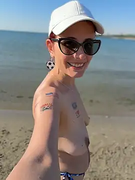 Topless Walking+Masturbating on public beach