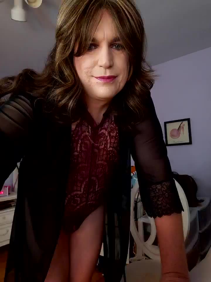 [29 Apr 19:27] Private Show - video by Victoriatv1 cam model