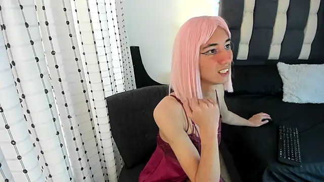 Every inch of her body is an invitation to lose yourself - clip cu loverisu-coral model videochat