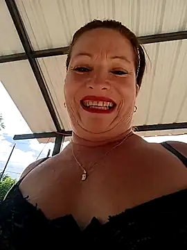 being horny – video od webkamerové modelky Sexy-Woman-Mature