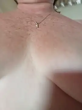 I get wet while masturbating – video od webkamerové modelky Sexy-Woman-Mature