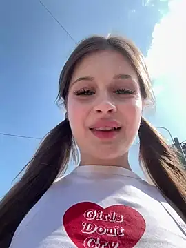 She showed her pussy and breasts in the city center - video by mmelicious cam model