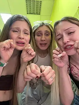 meow meow public - clip cu mmelicious model videochat