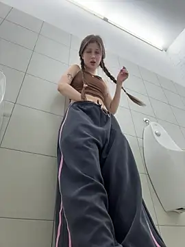 rub pussy public - Vídeo de mmelicious, modelo de vídeos