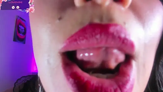 💦wants me to lick you - video by tamara_rouse1 cam model