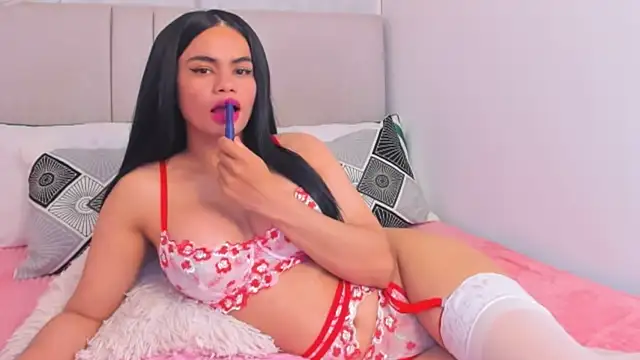 sexy lips - video by SusanSimpson16 cam model