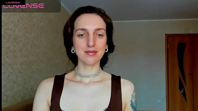 "The longer I live, the more wonderful life becomes." - Frank Lloyd Wright – video od webkamerové modelky desired_zzoya