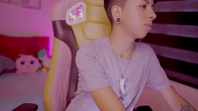 Private Show Finger Pussy - Video von tommy_blue Cam-Model