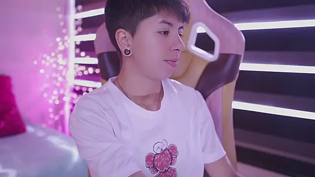 Private Show deep finger in pussy - Video von tommy_blue Cam-Model