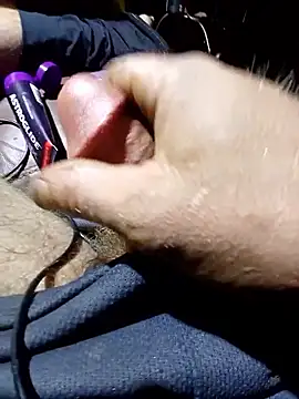 [8 Aug 02:37] Public Show– SirJonBradley kameramodell videója