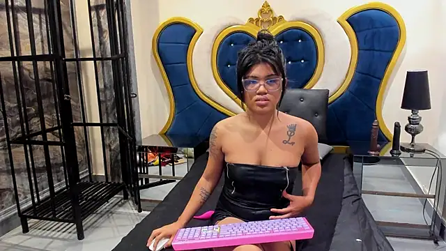 [19 Oct 08:42] Private Show - video by NovaMichel cam model