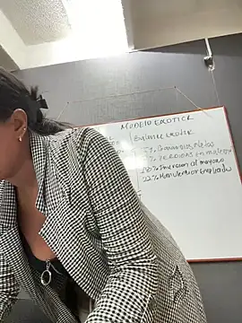 [17 Mar 15:54] Private Show - video by Ariana_Rodriguez cam model