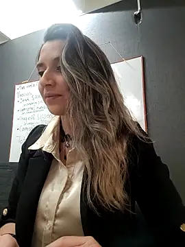 [10 Mar 09:03] Private Show - Isabella_Varella 캠 모델의 동영상