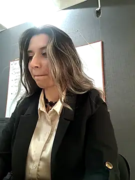 [10 Mar 09:25] Private Show - Isabella_Varella 캠 모델의 동영상