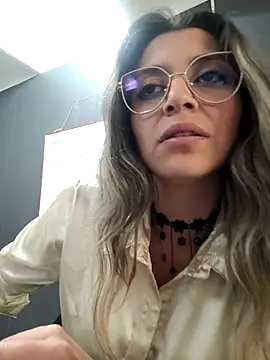 [10 Mar 13:48] Private Show - Isabella_Varella 캠 모델의 동영상