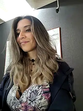 [11 Mar 08:50] Private Show - Isabella_Varella 캠 모델의 동영상