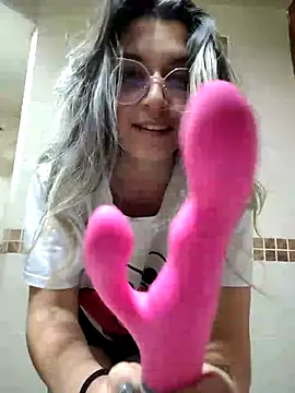 [5 Apr 15:25] Private Show - Isabella_Varella 캠 모델의 동영상