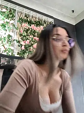 [27 May 11:59] Private Show - Isabella_Varella 캠 모델의 동영상