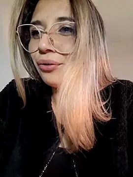 [17 Jun 17:36] Spy Show - Isabella_Varella 캠 모델의 동영상