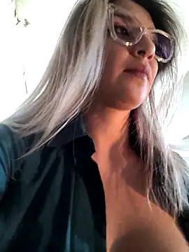 [1 Jul 10:30] Private Show - Isabella_Varella 캠 모델의 동영상