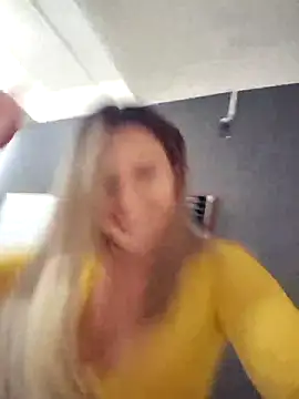 [15 Aug 08:23] Private Show - Isabella_Varella 캠 모델의 동영상