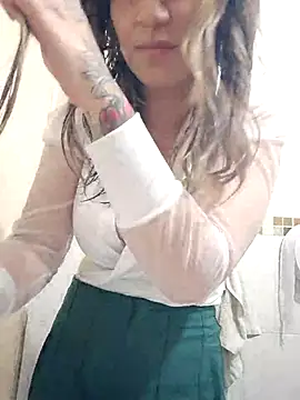 [29 Oct 10:39] Private Show - Isabella_Varella 캠 모델의 동영상